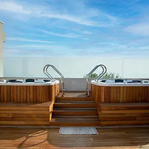 One Design 4*, Rimini Italië