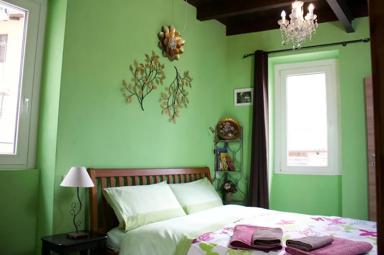 Отель La Casa Sul Sasso Дервио 3*,